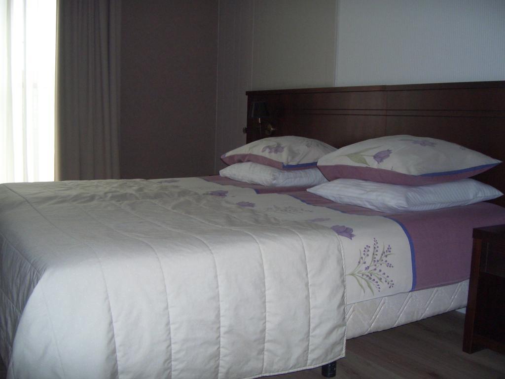 Hotel Prelude Knesselare ภายนอก รูปภาพ